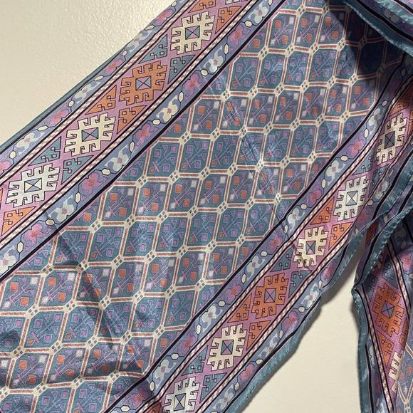 VINTAGE Oscar de  la Renta Vintage 100% Silk Scarf - Picture 2 of 4